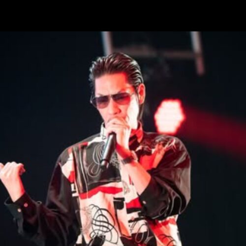 呂布カルマ　ステージ上